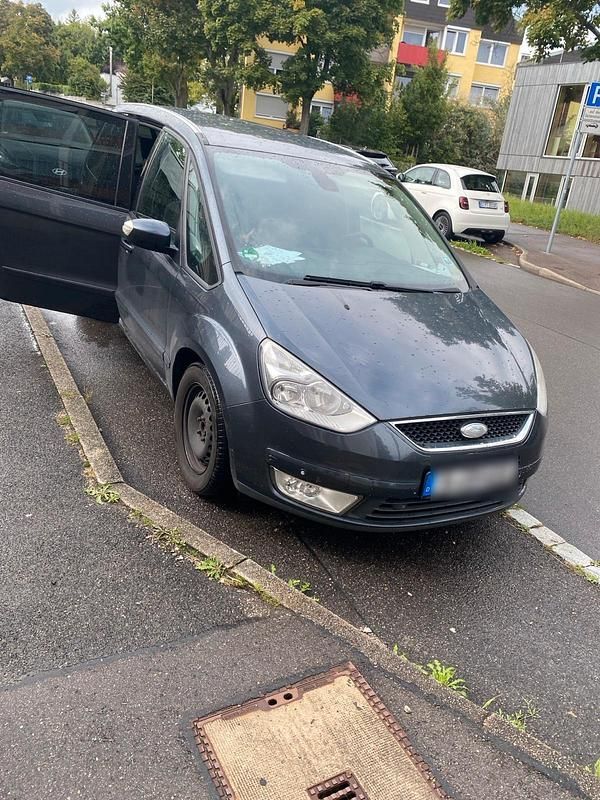 Grau Gebraucht 2008 Ford Galaxy Van / Kleinbus | 2.999 € (Superpreis) - Bild 1/4