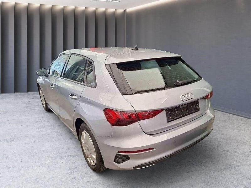 Gebraucht Audi A3 Basis 150 PS (110 kW) 2022 Florettsilber Limousine