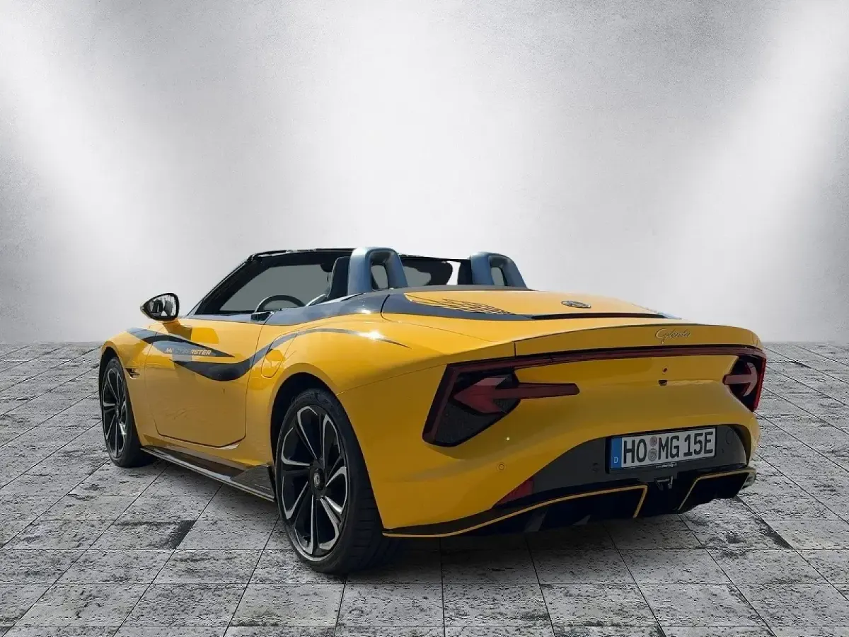 Gebraucht MG Cyberster 375 kW (510 PS) 2026 Inca yellow Cabrio