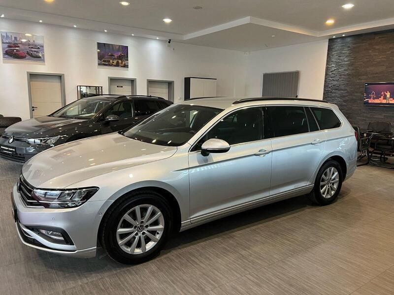 Silber Gebraucht 2020 VW Passat Kombi | 16.485 € (Fairer Preis) - Bild 1/4