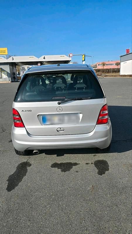 Gebraucht Mercedes A210 140 PS (102 kW) 2002 Silber Kleinwagen