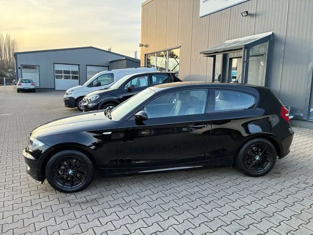 Używany BMW 116 122 KM (89 kW) 2009 Czarny Hatchback