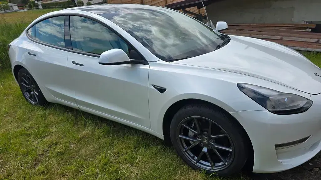 Usado Tesla Model 3 RWD 208 kW (283 CV) 2023 Blanco Berlina