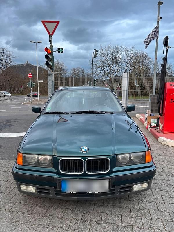 Gebraucht BMW 316 102 PS (75 kW) 1994 Grün Coupé