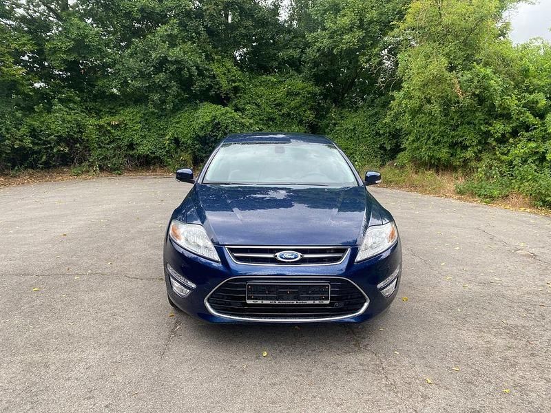 Gebraucht Ford Mondeo Titanium 203 PS (149 kW) 2011 Blau Limousine
