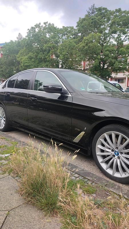 Schwarz Gebraucht 2018 BMW 530e Limousine | 24.500 € (Guter Preis) - Bild 1/4