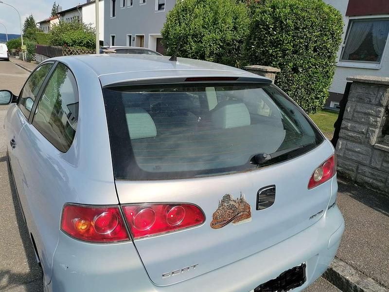 Gebraucht Seat Ibiza 64 PS (47 kW) 2003 Silber Kleinwagen