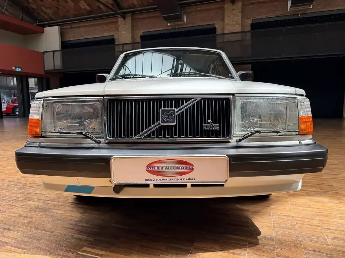 Gebraucht Volvo 240 116 PS (85 kW) 1989 Weiß Limousine