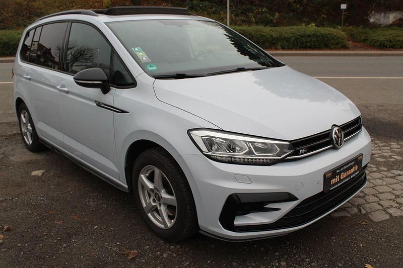 Gebraucht VW Touran Highline 190 PS (139 kW) 2018 Silber Van / Kleinbus