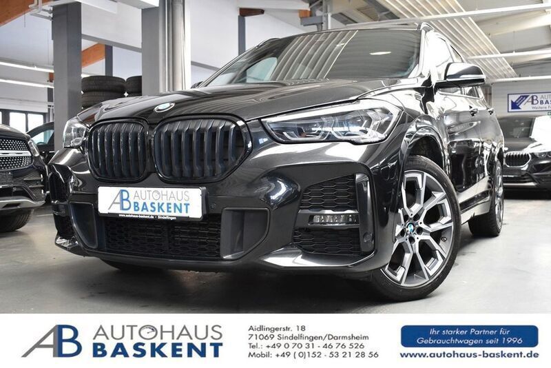 Black sapphire metallic Gebraucht 2022 BMW X1 M Sport SUV | 28.790 € (Fairer Preis) - Bild 1/4