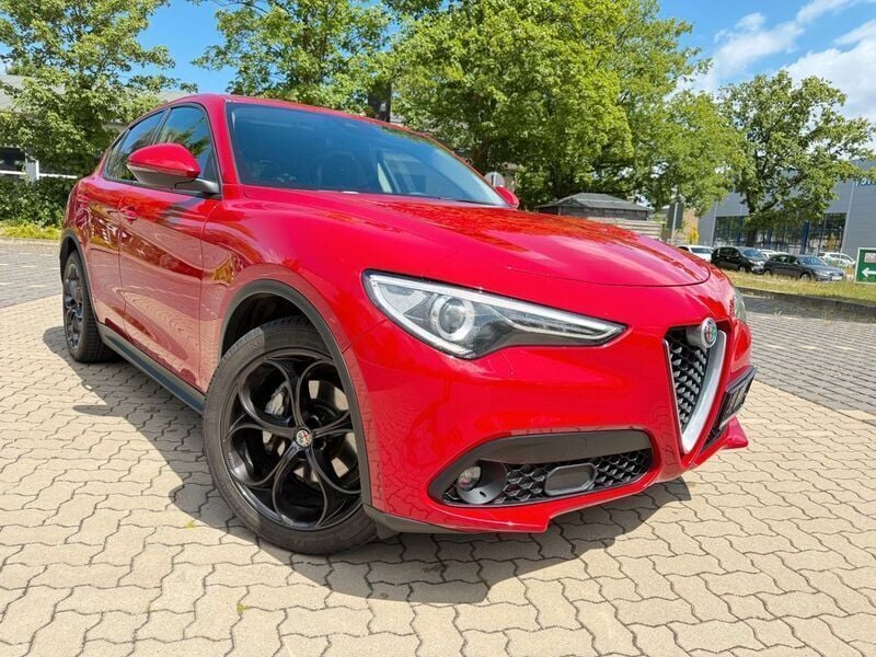 Rot Gebraucht 2018 Alfa Romeo Stelvio Super SUV | 16.500 € (Fairer Preis) - Bild 1/4