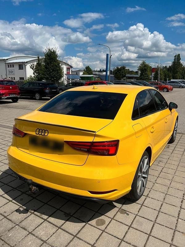 Gebraucht Audi A3 Sport 116 PS (85 kW) 2018 Gelb Limousine