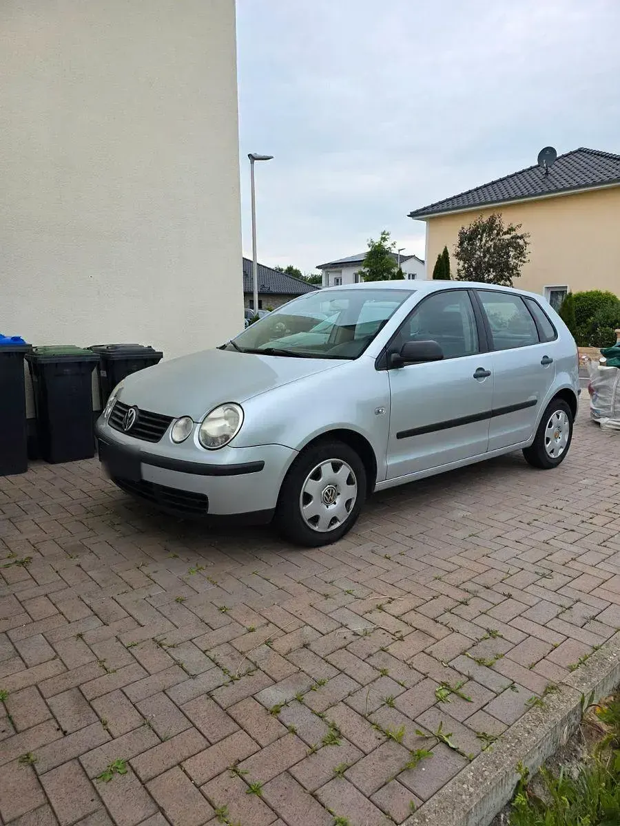 Gebraucht VW Polo 54 PS (39 kW) 2004 Silber Kleinwagen