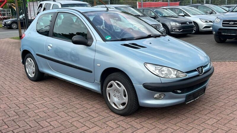 Blau Gebraucht 2003 Peugeot 206 Limousine | 1.499 € (Fairer Preis) - Bild 1/4