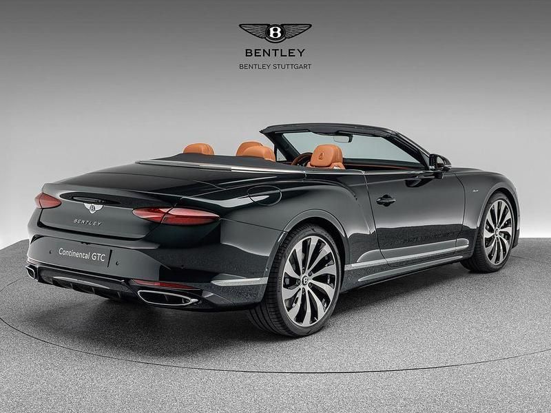 Neu Bentley Continental 680 PS (500 kW) 2025 Midnight emerald Limousine