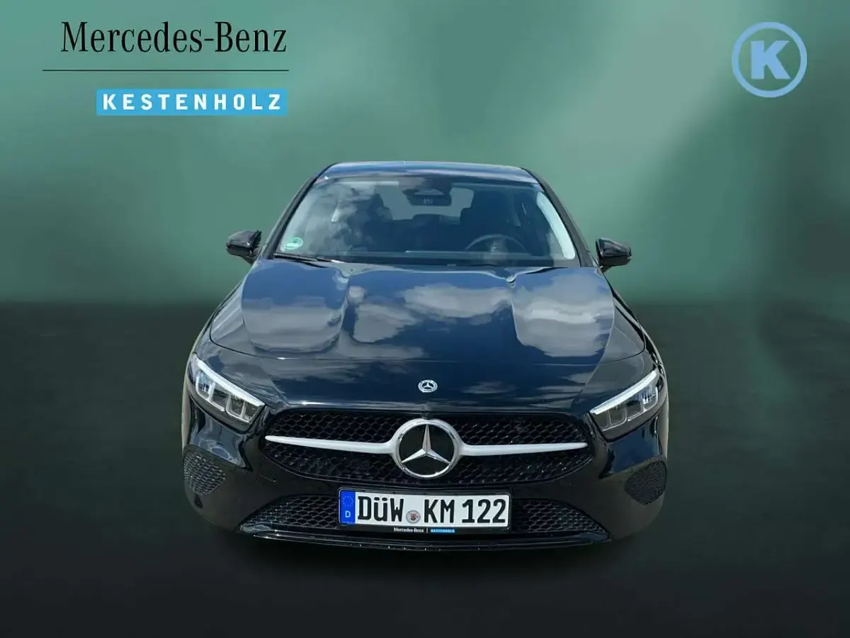 Gebraucht Mercedes A180 136 PS (100 kW) 2024 Unilack nachtschwarz Limousine