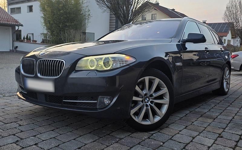 Gebraucht BMW 530 258 PS (189 kW) 2013 Grau Kombi