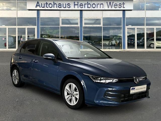 Gebraucht VW Golf VIII Life 150 PS (110 kW) 2025 Blau Limousine