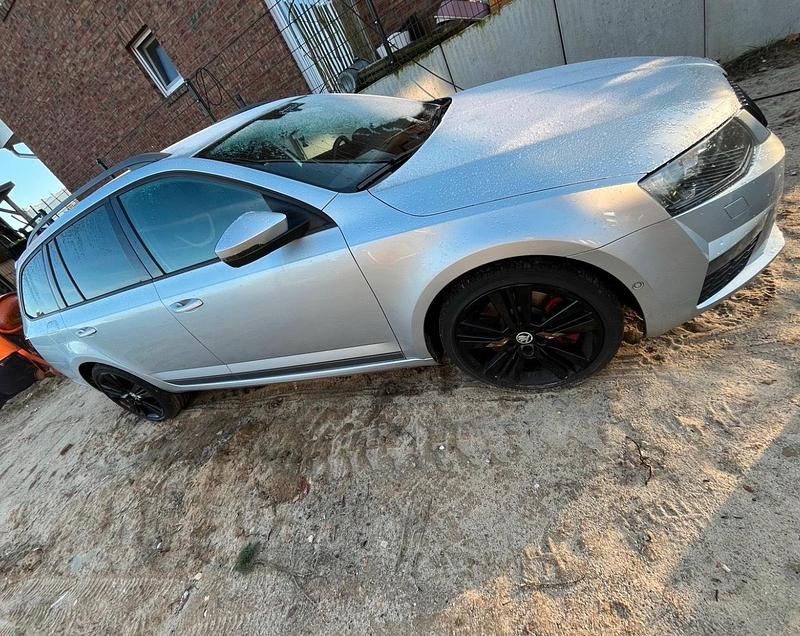 Gebraucht Skoda Octavia RS 186 PS (136 kW) 2014 Silber Kleinwagen