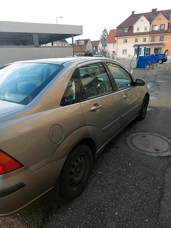 Second-hand Ford Focus 101 CP (74 kW) 2003 Berlinǎ