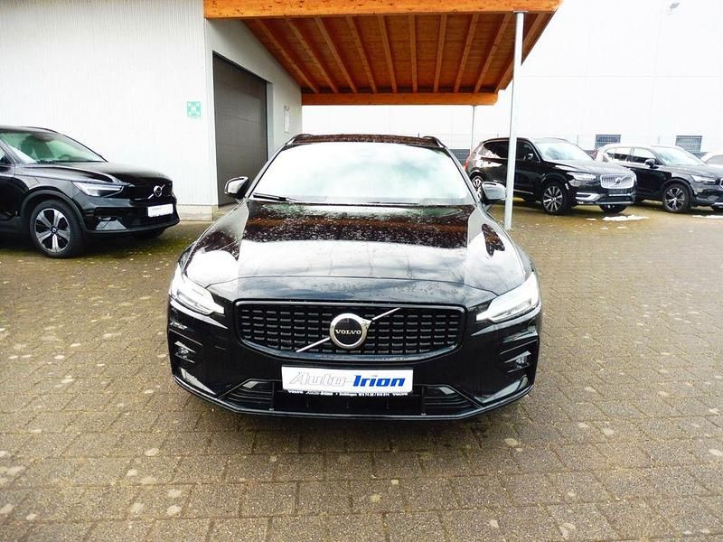 Gebraucht Volvo V60 Plus 197 PS (144 kW) 2023 Schwarz Kombi