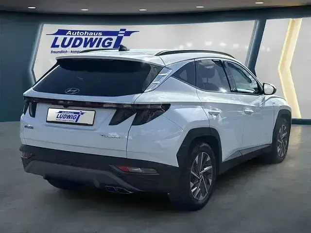 Gebraucht Hyundai Tucson Edition 30+ 150 PS (110 kW) 2023 Weiß SUV