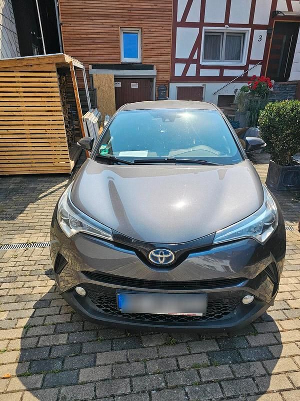 Grau Gebraucht 2018 Toyota C-HR SUV | 15.500 € - Bild 1/3