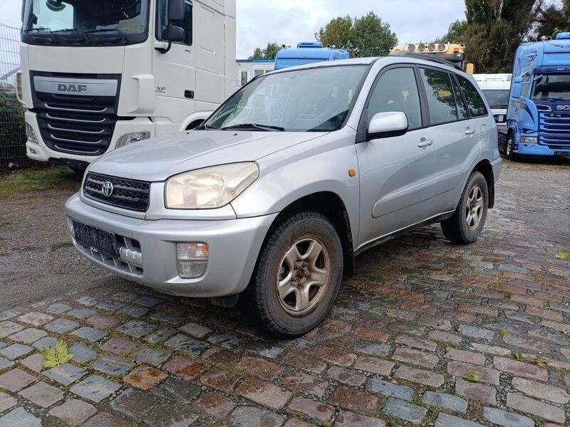 Gebraucht Toyota RAV4 150 PS (110 kW) 2001 Silber SUV