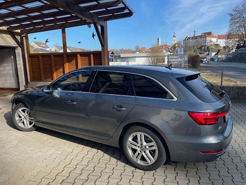 Gebraucht Audi A4 Sport 190 PS (139 kW) 2016 Grau Kombi