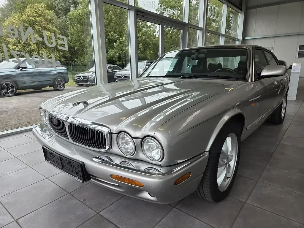 Gebraucht Jaguar XJ8 Executive 237 PS (174 kW) 1999 Silber Limousine