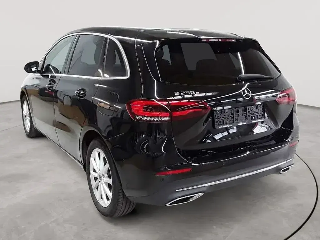 Gebraucht Mercedes B250 Progressive 218 PS (160 kW) 2022 Schwarz Van / Kleinbus