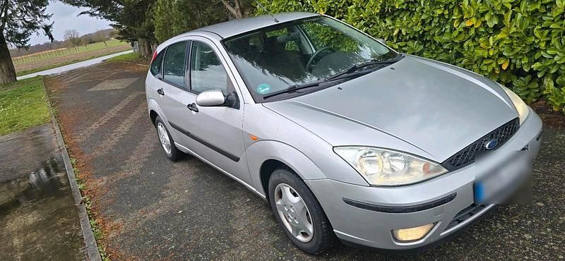 Usata Ford Focus 101 CV (74 kW) 2004 Argento Utilitaria