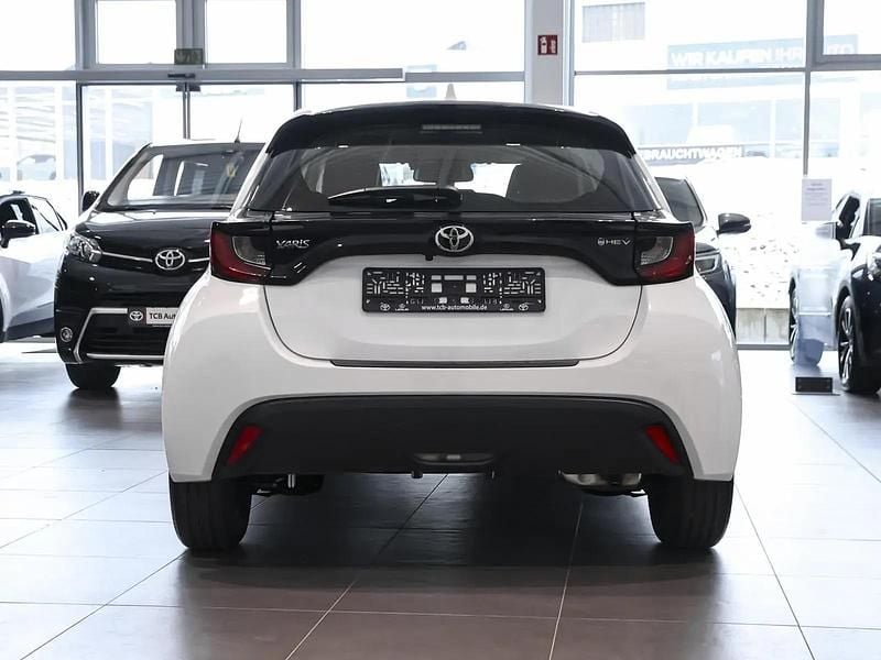 Neu Toyota Yaris 116 PS (85 kW) 2025 Weiß Kleinwagen
