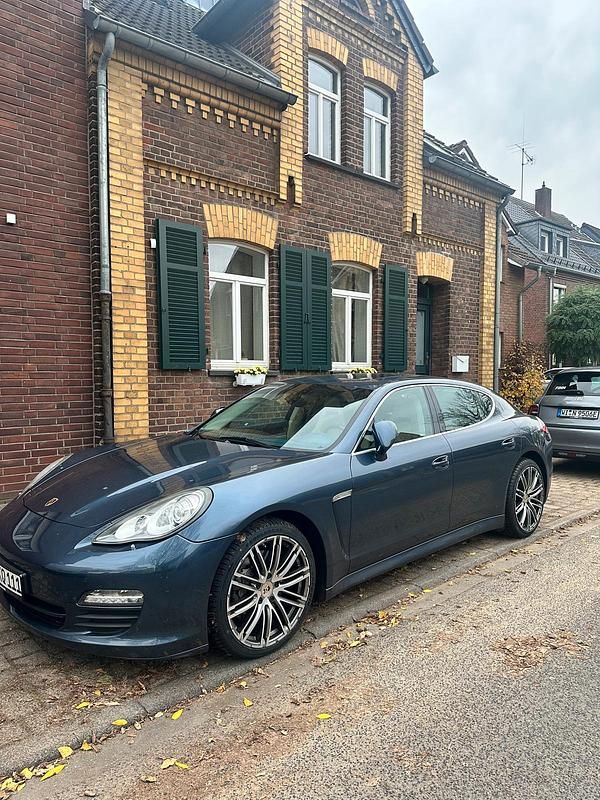 Blau Gebraucht 2010 Porsche Panamera Limousine | 24.900 € (Guter Preis) - Bild 1/4