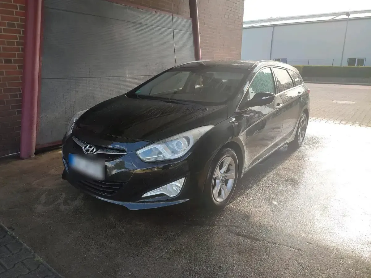 Gebraucht Hyundai i40 116 PS (85 kW) 2014 Schwarz Kombi