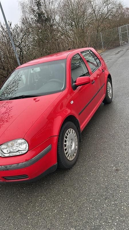Gebraucht VW Golf IV 101 PS (74 kW) 2002 Rot Kleinwagen