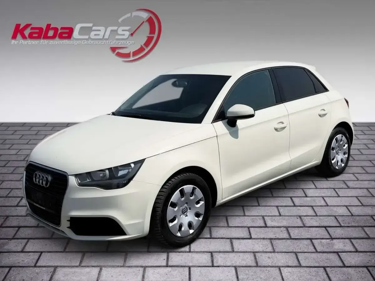 Gebraucht Audi A1 Sportback Attraction 122 PS (89 kW) 2013 Amalfiweiss Kleinwagen
