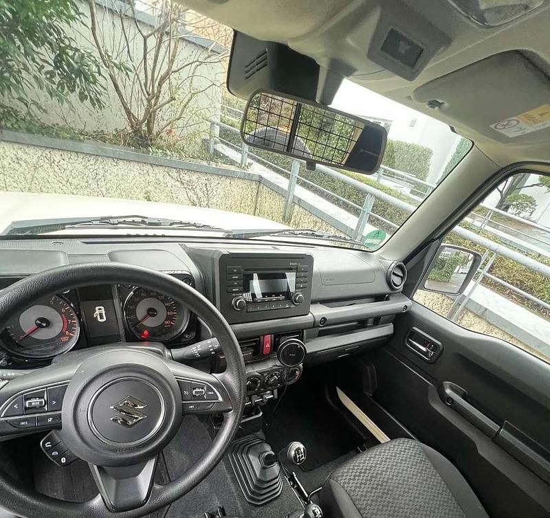Gebraucht Suzuki Jimny 102 PS (75 kW) 2022 Beige SUV