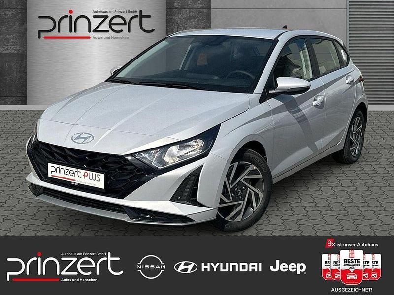 Lumen grey pearl Neu 2025 Hyundai i20 Trend Limousine | 23.770 € (Fairer Preis) - Bild 1/4