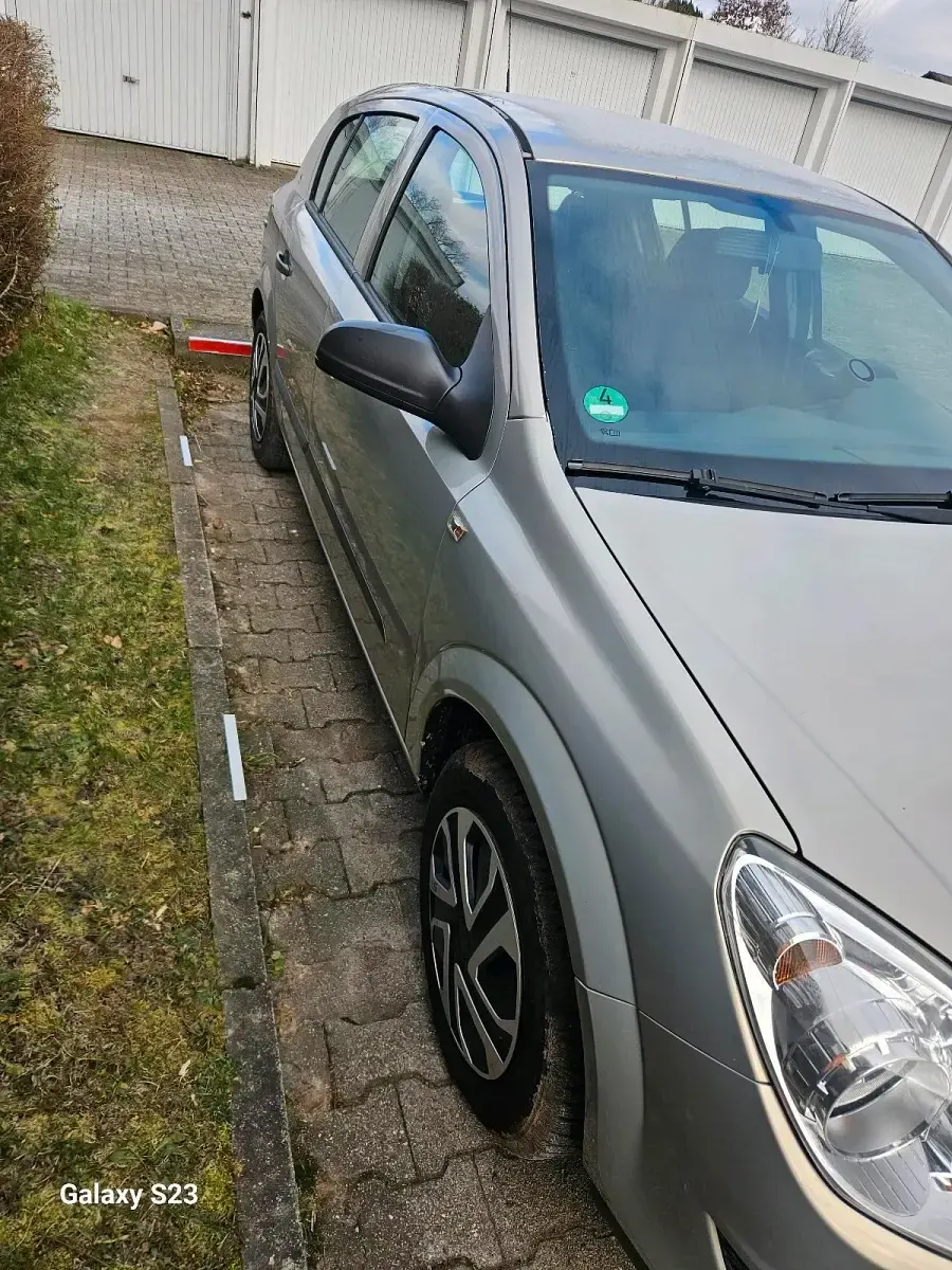 Gebraucht Opel Astra 90 PS (66 kW) 2009 Limousine