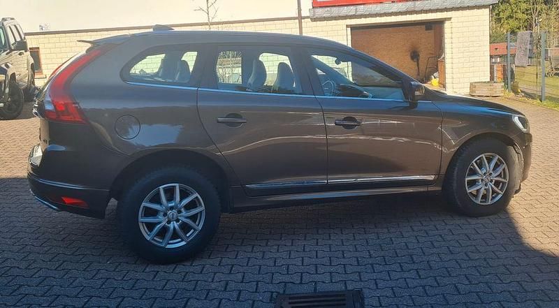 Gebraucht Volvo XC60 Summum 190 PS (139 kW) 2014 Braun SUV