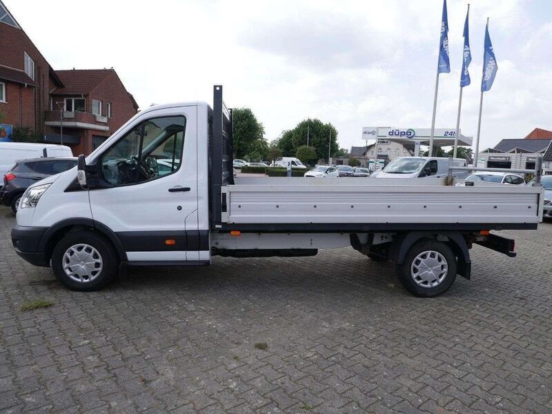 Second-hand Ford Transit 131 CP (96 kW) 2018 Alb Monovolum