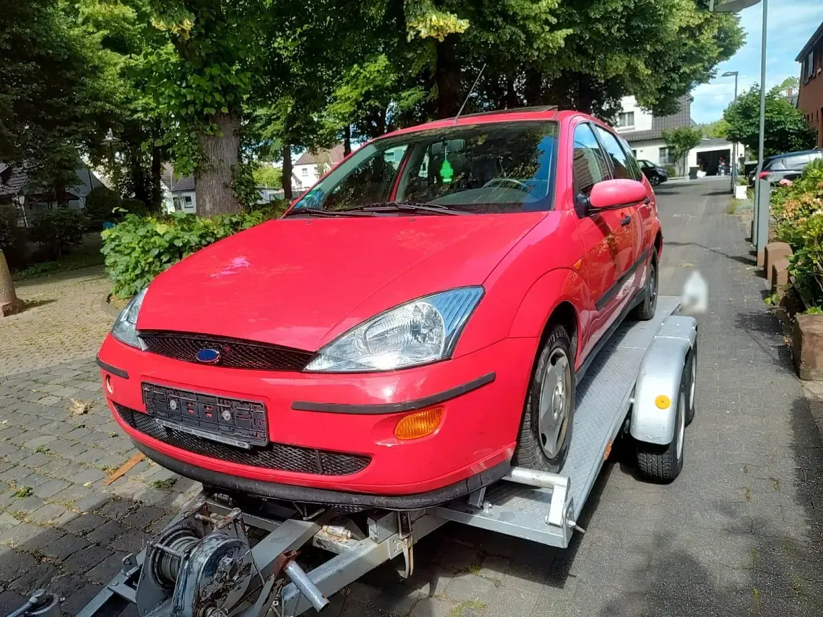 Gebraucht Ford Focus 75 PS (55 kW) 2000 Limousine
