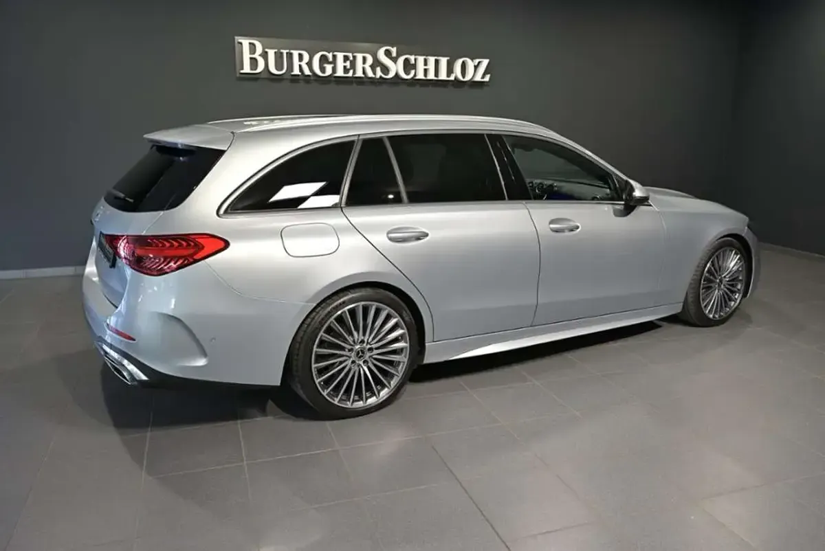 Gebraucht Mercedes C200 AMG 163 PS (119 kW) 2023 Hightechsilber metallic Limousine