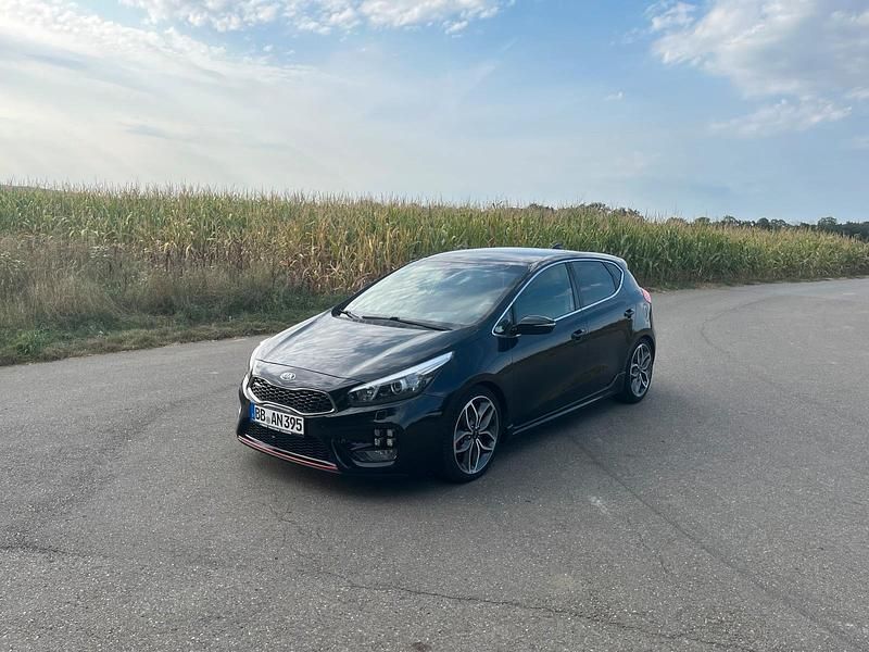 Schwarz Gebraucht 2018 Kia Ceed GT GT-Track Limousine | 15.000 € (Superpreis) - Bild 1/4
