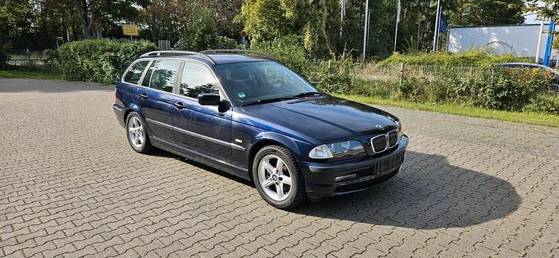 Blau Gebraucht 2001 BMW 325 Comfort Edition Kombi | 3.600 € (Fairer Preis) - Bild 1/4