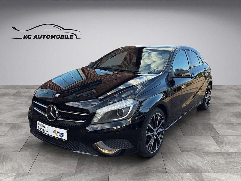 Schwarz Gebraucht 2015 Mercedes A180 Style Limousine | 14.999 € (Fairer Preis) - Bild 1/4