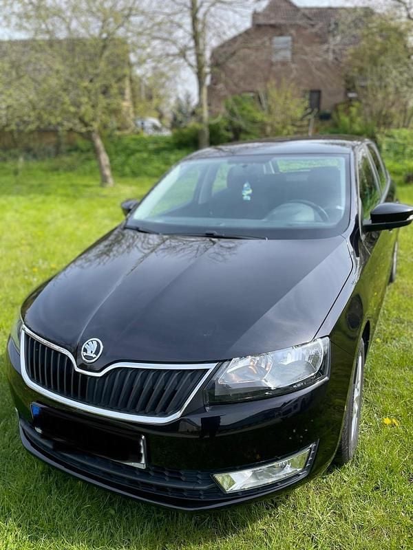 Schwarz Gebraucht 2016 Skoda Rapid Limousine | 5.998 € (Guter Preis) - Bild 1/4