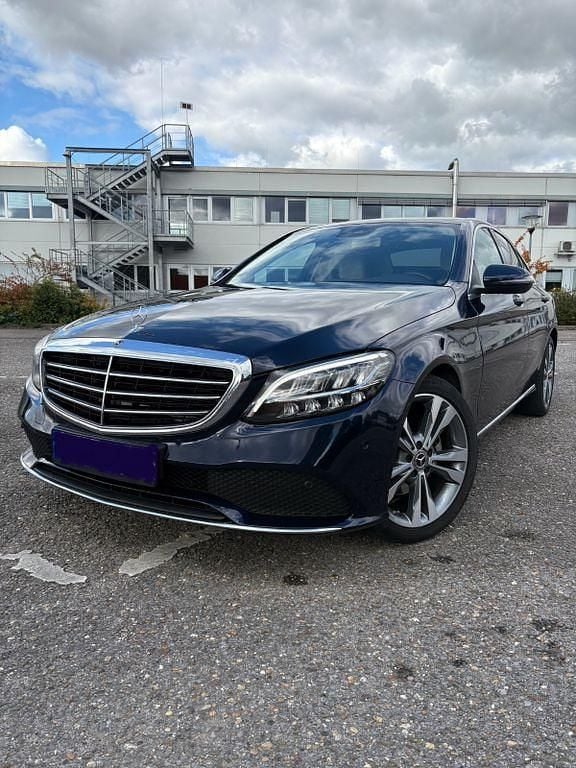 Blau Gebraucht 2019 Mercedes C220 Limousine | 19.890 € (Superpreis) - Bild 1/4