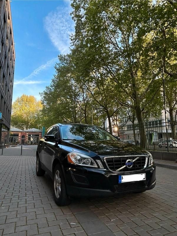 Schwarz Gebraucht 2012 Volvo XC60 Momentum SUV | 13.800 € - Bild 1/4